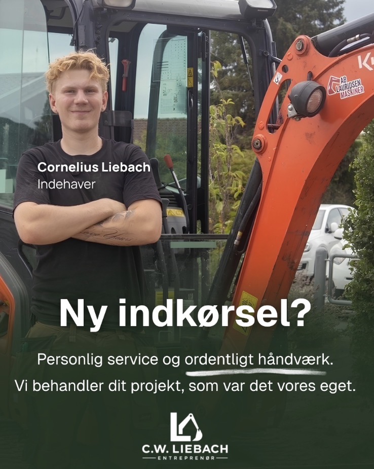 Cornelius Liebach foran gravemaskine – ny indkørsel og brolægning